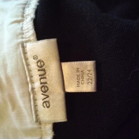 Sweater - Picture 4 of 6